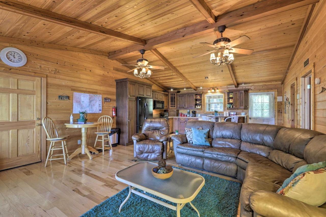 House With Dock And Slide Situated On Lake Sinclair! Sparta Exterior foto